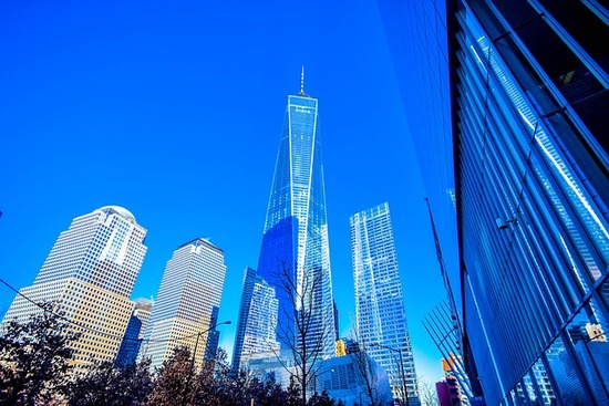 One World Trade Center, vicino al terminal PATH di World Trade Center