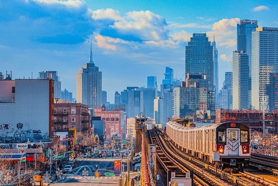 Treni a New York utilizzati per collegare la città con le aree esterne
