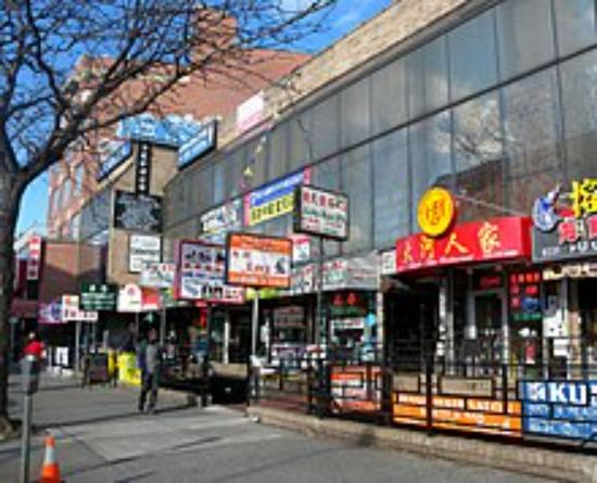 Vista e atmosfera di Elmhurst nel Queens