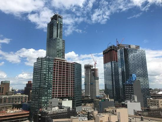 Architettura e vita di quartiere nel Queens