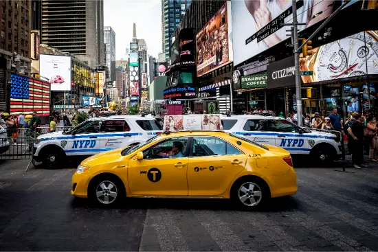 Zona pedonale a Manhattan con spazi dedicati a chi cammina